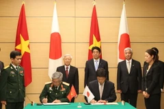 Trưởng ban Tổ chức Trung ương Tô Huy Rứa gặp cựu Thủ tướng Nhật