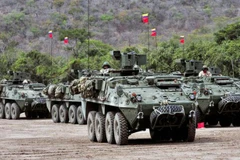 Những xe quân sự mà chính phủ Colombia dự định gửi đến khu vực sát biên giới Venezuela. (Ảnh: Archivo)