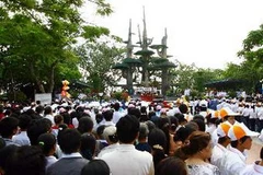 Các giáo dân dự lễ hành hương La Vang. (Ảnh: Hồ Cầu/TTXVN)