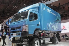 Mẫu xe tải hạng nhẹ Canter Eco Hybrid. (Nguồn: greenerideal.com)