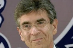 Tiến sĩ Robert Lefkowitz. (Nguồn: AP)