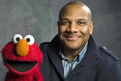 Nam diễn viên Kevin Clash điều khiển chú rối Elmo. (Nguồn: AP) 