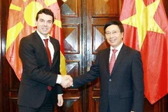 Bộ trưởng Phạm Bình Minh đón và hội đàm với Bộ trưởng Nikola Poposki. (Ảnh: Doãn Tấn/TTXVN)