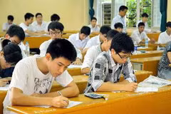 Thí sinh dự thi môn Toán tại Hội đồng thi Trường Đại học Bách khoa (Hà Nội). (Ảnh: Quý Trung/TTXVN)