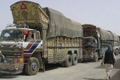 Xe tải chở hàng cho NATO tại Afghanistan. (Ảnh: PressTV)