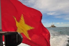 Tác phẩm "Tổ quốc gần bên" của Vũ Anh Tuấn.