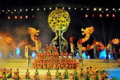 Một cảnh trong vở "Thiên hạ thái bình" tại Festival. (Ảnh: Thanh Hà/TTXVN)