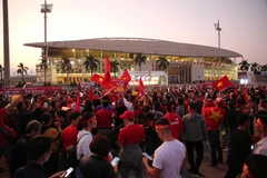 Hàng vạn người đang chờ mong một chiến thắng cho thầy trò ông Park. (Ảnh: Minh Sơn/Vietnam+) 