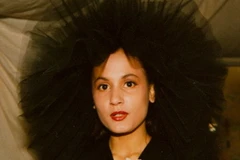 Suốt 40 năm không nở một nụ cười vì sợ có nếp nhăn 