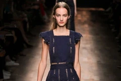 Chất liệu denim "đổ bộ" trong các bộ sưu tập Xuân Hè 2015