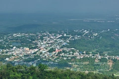 Lên đỉnh Bà Rá - một trong ba ngọn núi cao nhất Đông Nam Bộ