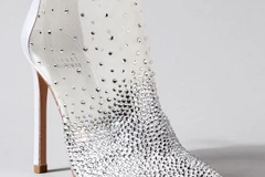 "Phép màu" cho Lọ Lem từ những thương hiệu thời trang hàng đầu