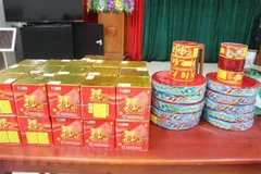 Tang vật một vụ vận chuyển pháo nổ trái phép. (Nguồn: TTXVN)