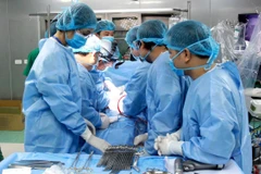 Ca phẫu thuật tim mạch đầu tiên của Bệnh viện Đa khoa tỉnh Thái Bình thành công sau khi được tiếp nhận kỹ thuật. (Ảnh: Thế Duyệt/TTXVN)