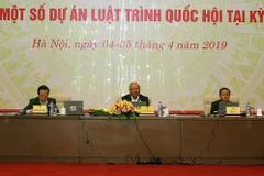 Các Phó Chủ tịch Quốc hội tham dự và chủ trì hội nghị. (Ảnh: Nguyễn Dân/TTXVN)