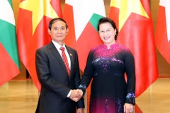 Chủ tịch Quốc hội Nguyễn Thị Kim Ngân hội kiến Tổng thống Myanmar Win Myint. (Ảnh: Trọng Đức/TTXVN)