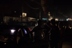 Cảnh mất điện tại thủ đô Caracas, Venezuela, 30/3/2019. (Ảnh: AFP/TTXVN)