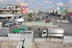 Nhánh N1 đã đưa vào sử dụng, trong khi nhánh N2 (phía huyện Hóc Môn) chưa thể triển khai vì chưa giải phóng mặt bằng. (Ảnh: Tiến Lực/TTXVN)