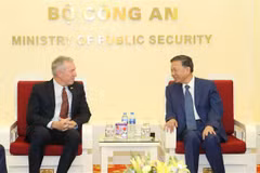 Đại tướng Tô Lâm, Bộ trưởng Bộ Công an tiếp ngài Ted Osius, Phó Chủ tịch Chính sách công và Quan hệ Chính phủ của Google tại châu Á-Thái Bình Dương. (Ảnh: Doãn Tấn/TTXVN)