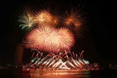 Màn trình diễn pháo hoa của đội Trung Quốc. (Ảnh: Trần Lê Lâm/TTXVN)