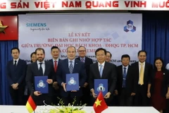 Lễ ký kết bản ghi nhớ giữa Siemens và Đại học Bách khoa Thành phố Hồ Chí Minh. (Nguồn: Siemens)