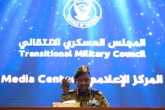 Người phát ngôn TMC Shams-Eddin Kabashi phát biểu trong cuộc họp báo tại Khartoum, Sudan, ngày 7/5/2019. (Ảnh: AFP/TTXVN)