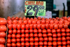 Cà chua được bày bán tại một chợ bán buôn ở Mexico City. (Ảnh: AFP/TTXVN)