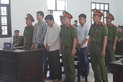 Các bị cáo tại phiên xét xử phúc thẩm. (Ảnh: Nguyễn Thành/TTXVN)