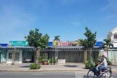 Đề nghị tháo dỡ hàng loạt nhà hàng, công trình tạm ven biển Đà Nẵng