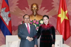 Chủ tịch Quốc hội Nguyễn Thị Kim Ngân tiếp ông Tep Ngorn, Ủy viên Thường trực Ban Thường vụ Ban Chấp hành Trung ương Đảng Nhân dân Campuchia (CPP), Phó Chủ tịch Thượng viện Vương quốc Campuchia. (Ảnh: Trọng Đức/TTXVN)