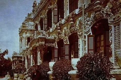 Di tích điện Kiến Trung dưới triền Nguyễn khi chưa bị phá hủy (ảnh chụp lại). (Ảnh: Quốc Việt/TTXVN)