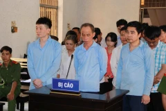Các bị cáo tại phiên tòa. (Ảnh: Phạm Cường/TTXVN)