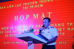 Chuẩn Đô đốc Phạm Văn Quang, Phó Chủ nhiệm Chính trị Hải quân, Bộ Tư lệnh Quân chủng Hải quân phát biểu tại buổi họp mặt. (Ảnh: Thành Chung/TTXVN)