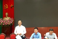 Phó Chủ tịch Ủy ban Nhân dân huyện Đông Anh Nguyễn Xuân Linh phát biểu tại buổi họp báo. (Ảnh: Nguyễn Thắng/TTXVN)