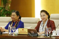 Chủ tịch Quốc hội Nguyễn Thị Kim Ngân và Phó Chủ tịch Thường trực Quốc hội Tòng Thị Phóng tại phiên họp. (Ảnh: Văn Điệp/TTXVN)