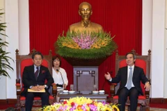 Ông Nguyễn Văn Bình, Ủy viên Bộ Chính trị, Bí thư Trung ương Đảng, Trưởng ban Kinh tế Trung ương tiếp ông Tadashi Maeda, Thống đốc Ngân hàng Hợp tác Quốc tế Nhật Bản (JBIC). (Ảnh: Phương Hoa/TTXVN)