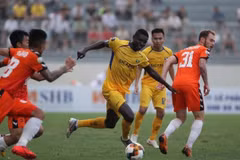 Hạ Đà Nẵng 2-0 ngay trên sân khách, SLNA leo lên nhì bảng