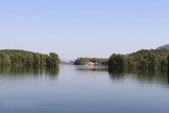 Hồ Thác Bà. (Ảnh: Đức Tưởng/TTXVN)