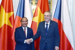 Thủ tướng Nguyễn Xuân Phúc hội kiến Tổng thống Séc Milos Zeman. (Ảnh: Thống Nhất/TTXVN)