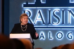 Thủ tướng Na Uy phát biểu khai mạc Đối thoại. (Ảnh: Huy Lê/Vietnam+)