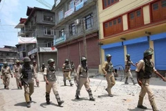 Cảnh sát Ấn Độ tuần tra trên các đường phố. (Ảnh: THX/TTXVN)