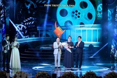 Trao giải phim truyện điện ảnh xuất sắc nhất tại lễ trao giải Cánh diều 2017. (Nguồn: TTXVN)