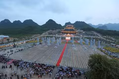 Đại lễ hoa đăng cầu nguyện hòa bình thế giới tại Đại lễ Vesak Liên hợp quốc 2019. (Ảnh: Thành Đạt/TTXVN)
