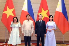 Chủ tịch nước Võ Văn Thưởng và Phu nhân cùng Tổng thống Philippines Ferdinand Marcos Jr và Phu nhân tại tiệc chiêu đãi. (Ảnh: Thống Nhất/TTXVN)