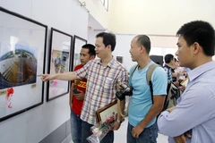 Triển lãm ảnh và tài liệu về thành phố Hải Phòng 60 năm qua
