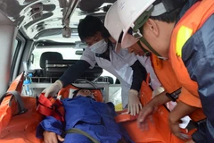 Cứu nạn kịp thời ngư dân bị tai biến khi đang trên biển Trường Sa