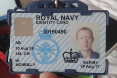 Một sỹ quan hải quân Anh bị bắt vì để lộ bí mật tàu ngầm hạt nhân