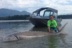 Kegan Rothman khoe chiến lợi phẩm. (Nguồn: abcnews.go.com)