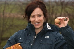 Quả trứng gà có hình dạng đặc biệt được bán với giá 739USD