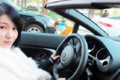 Quách Mỹ Mỹ bị áp giải tới tòa. (Nguồn: CHINA DAILY)